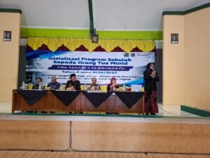 Sosialisasi Program Sekolah kepada Orang tua Murid Kelas XI dan XII SMK Negeri 3 Purwokerto
